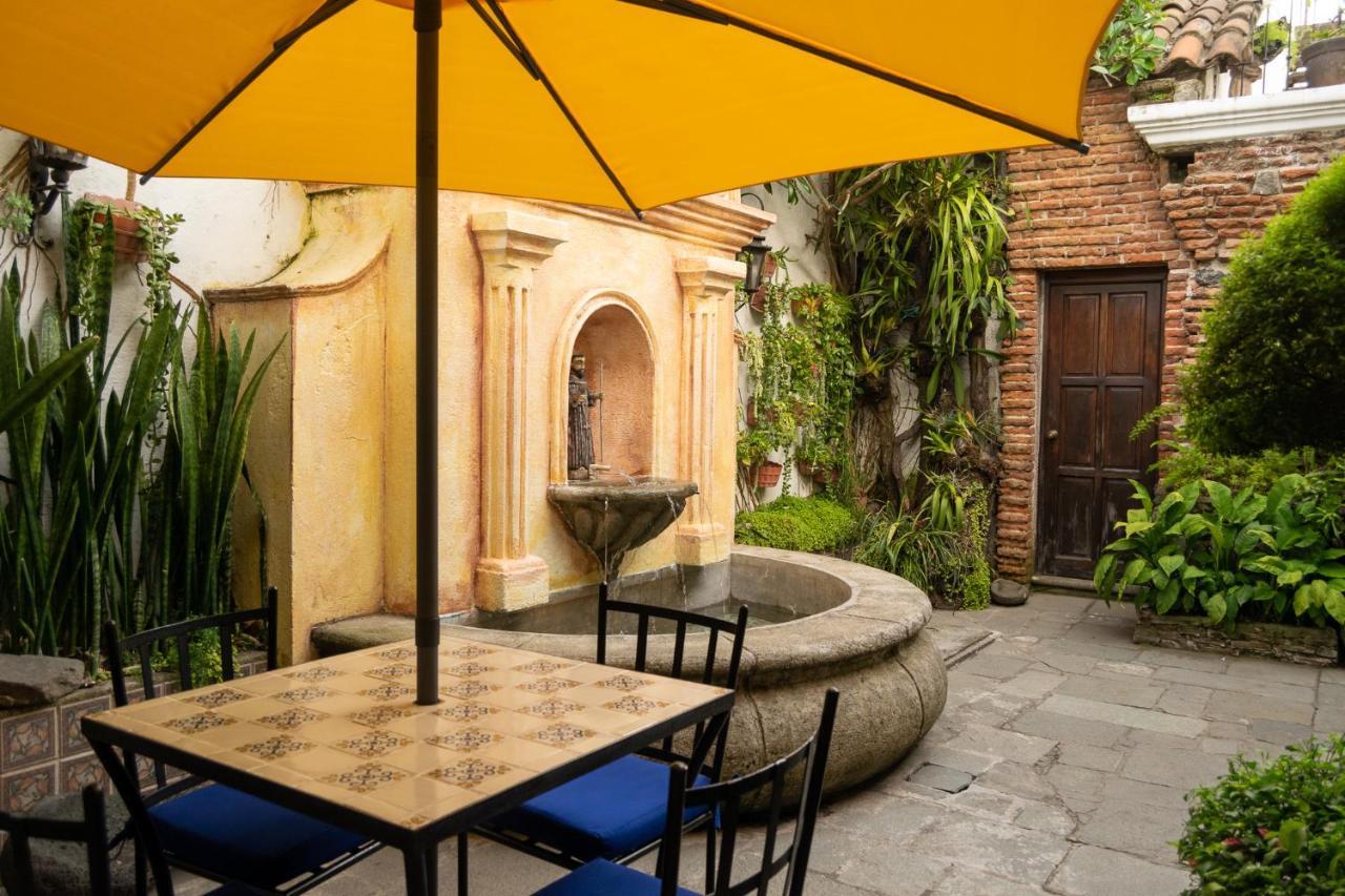 Hotel La Villa Serena 안티구아 과테말라 외부 사진